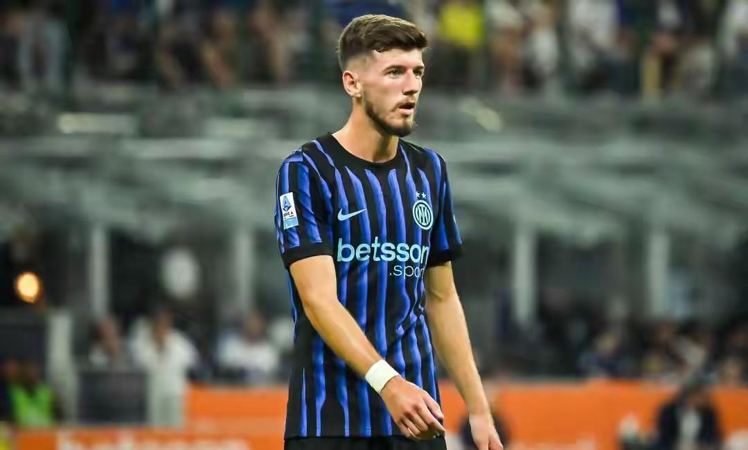 小伙子前景光明！克罗地亚名宿西米奇在接受采访时，称赞了在国米效力的苏契奇，被认为