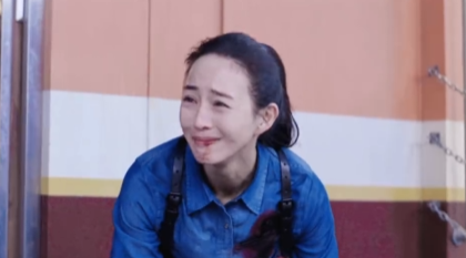 这不仅仅是流泪，是情感的精准爆破！张钧甯用教科书级别的哭戏，演活了超越血缘的姐弟