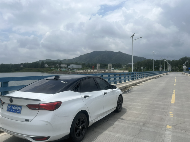 别克威朗PRO三年用车体验
应该算是最早的一批车主了21年的车主当时上路大概14