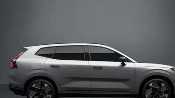 沃尔沃XC70实车正式发布：北欧豪华与混动科技融合