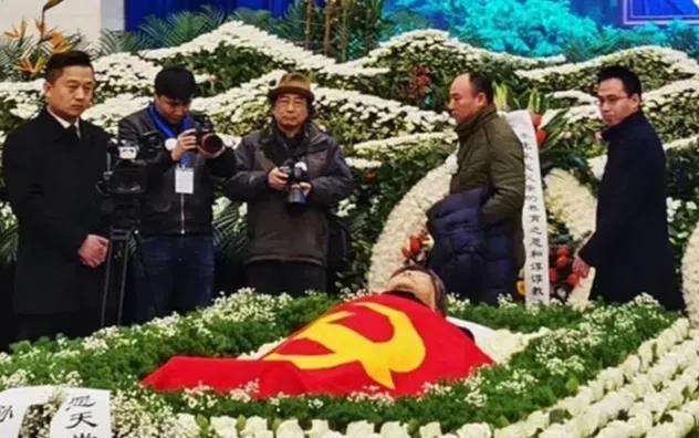 2020年，赵忠祥离世，留影！永恒的回忆！他是一位优秀的新闻工作者，人民深深的铭