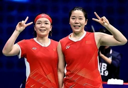 凡尘组合风光不再，惨败出局
韩国羽毛球公开赛女双1/4决赛，凡尘组合0：2不敌日