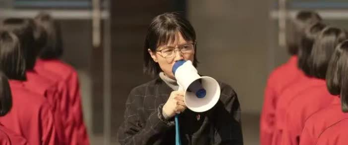宋佳拿下白玉兰视后

闫妮不开心了！

不是因为输给宋佳，而是自己居然七