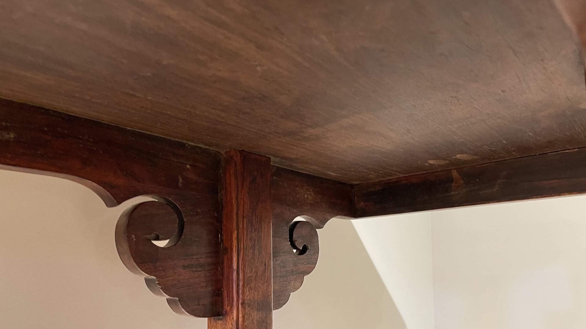 底部干净、年代难断，黄花梨独板翘头案195.5万成交