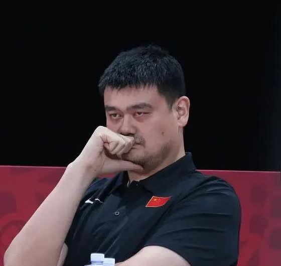 我有一个疑问，姚明任篮协主席时为什么不启用郭士强做主教练，杜锋，李楠，乔尔杰维奇