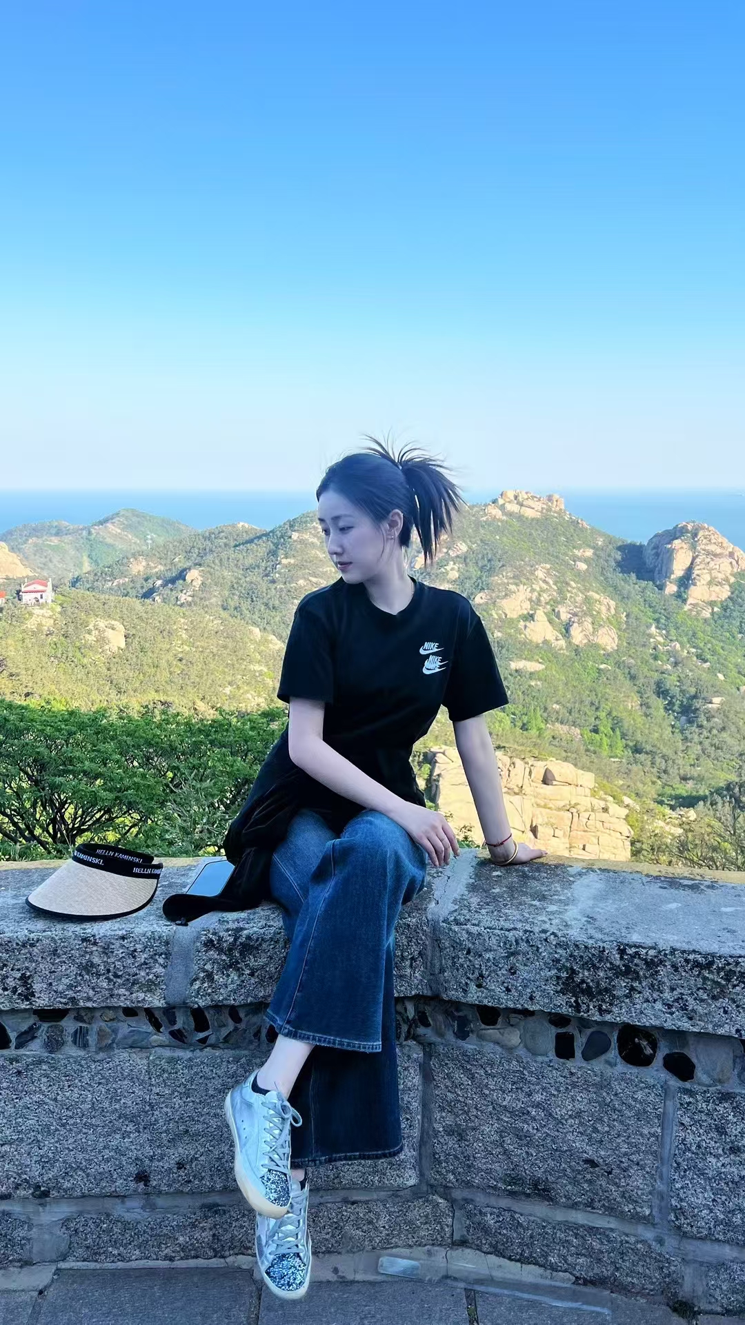 我发现，白天看到别的男人就会不出自主想你，晚上跟你视频，就忘记所有男人。