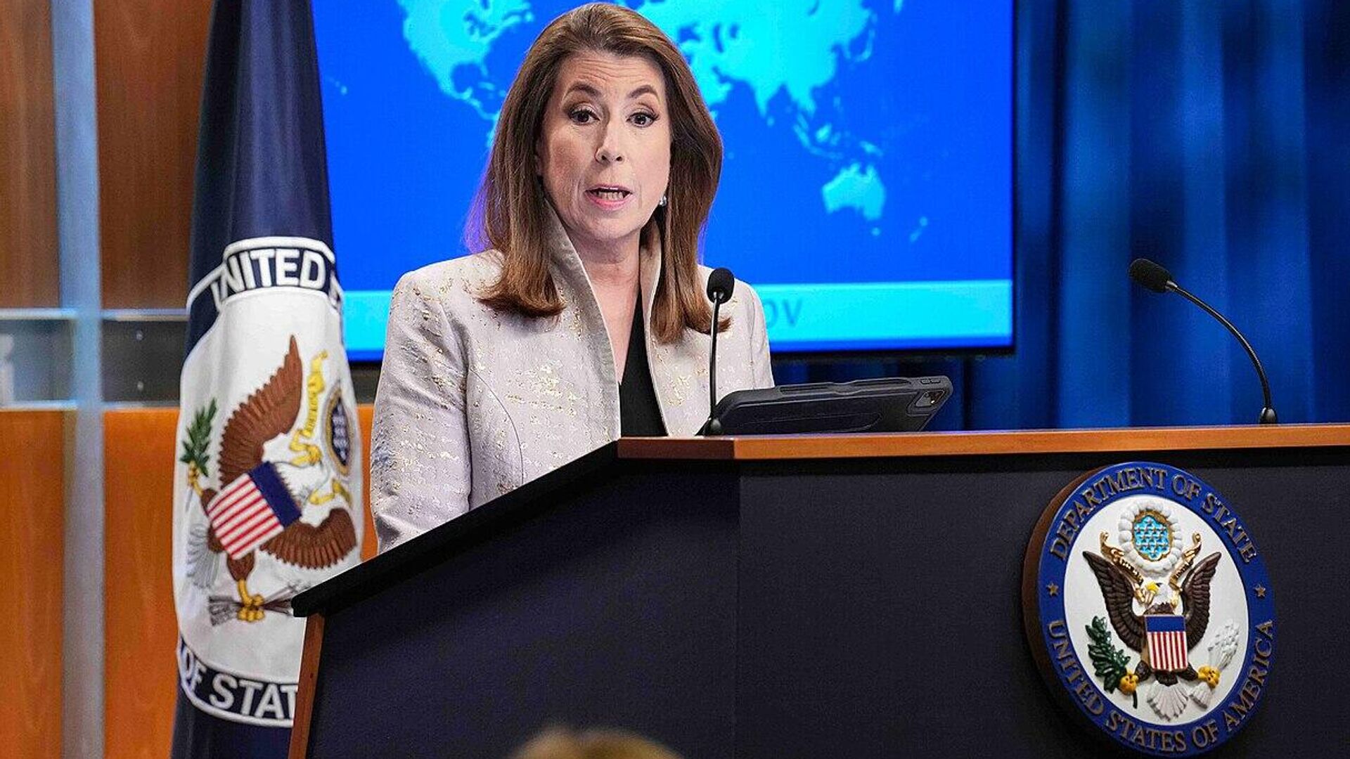 美国官方承认，以色列是“爸爸”，美国只是爸爸的好大儿
美国国务院发言人塔米·布鲁