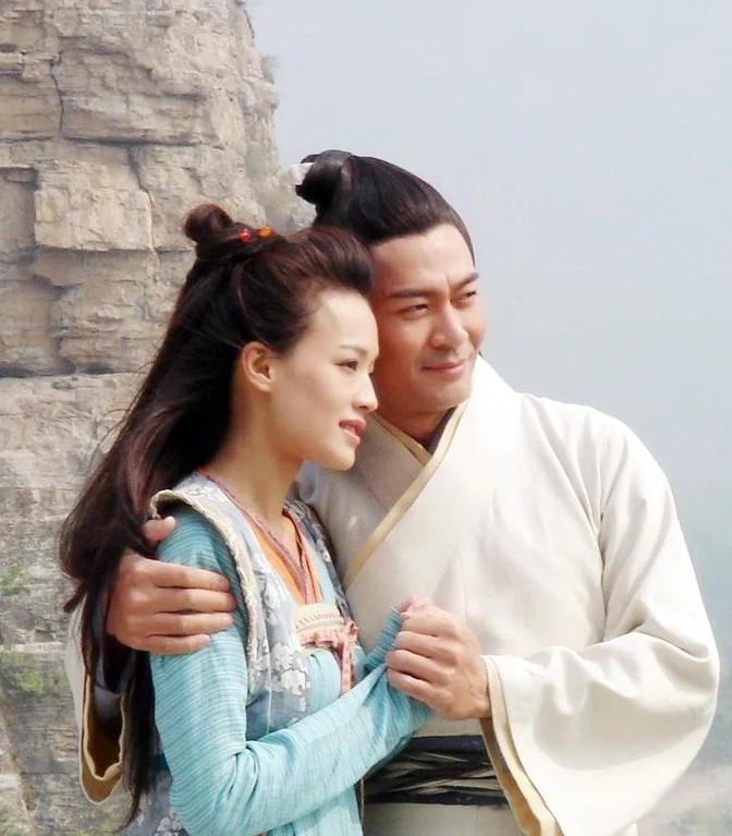 深夜翻墙，杨素爱妾怀抱，次日两条路：生死一线。



那是一个月黑风高的夜晚，一