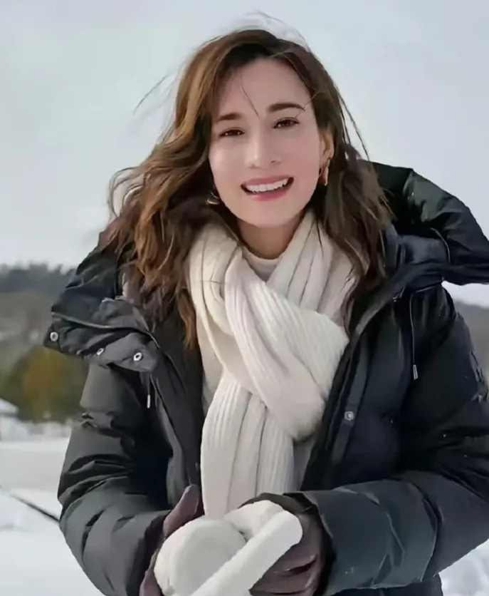 卢靖姗暴风雪求生技能满点











救命啊！暴风雪把《妻子5》节目组