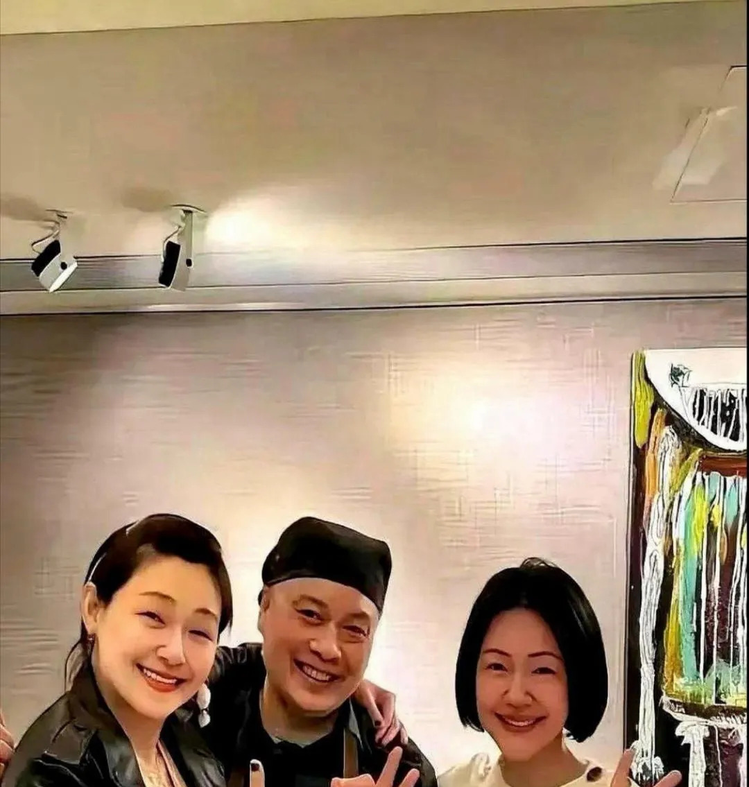 大S疑似健康亮红灯











大S酒店视频曝光，网友热议不断。画面中