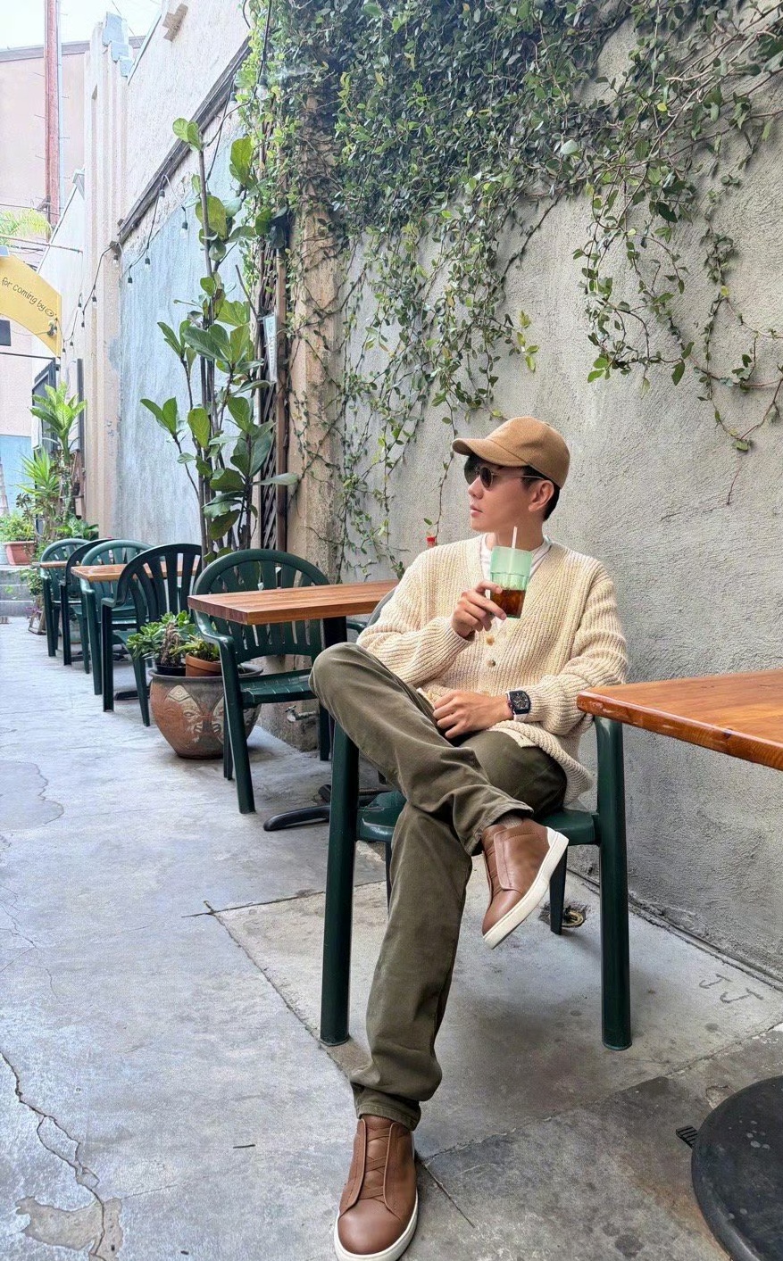 我一直记着他在深爱田馥甄！！！
突然找了网红女友，有点不能接受