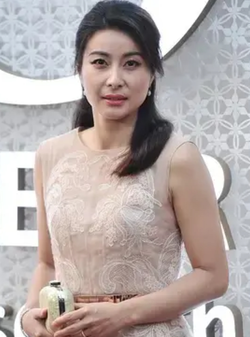 郭晶晶也没想到，霍启刚会因香港火灾后的这一举动，实现口碑暴增