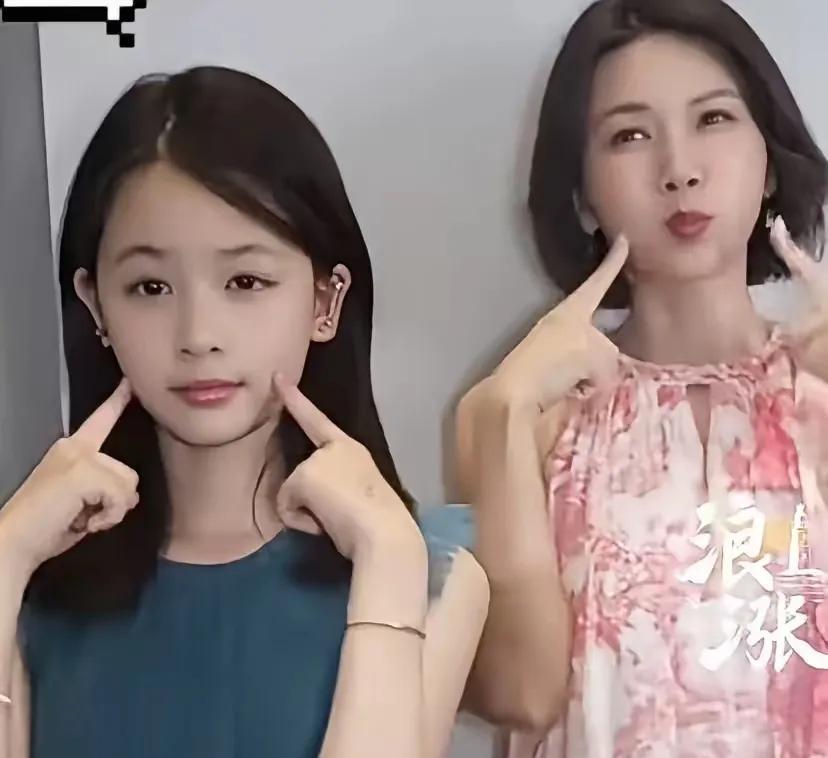这是个可以出道的星二代！
演员曹曦文带女儿一起录制美美桑内，女儿的颜值瞬间引爆直
