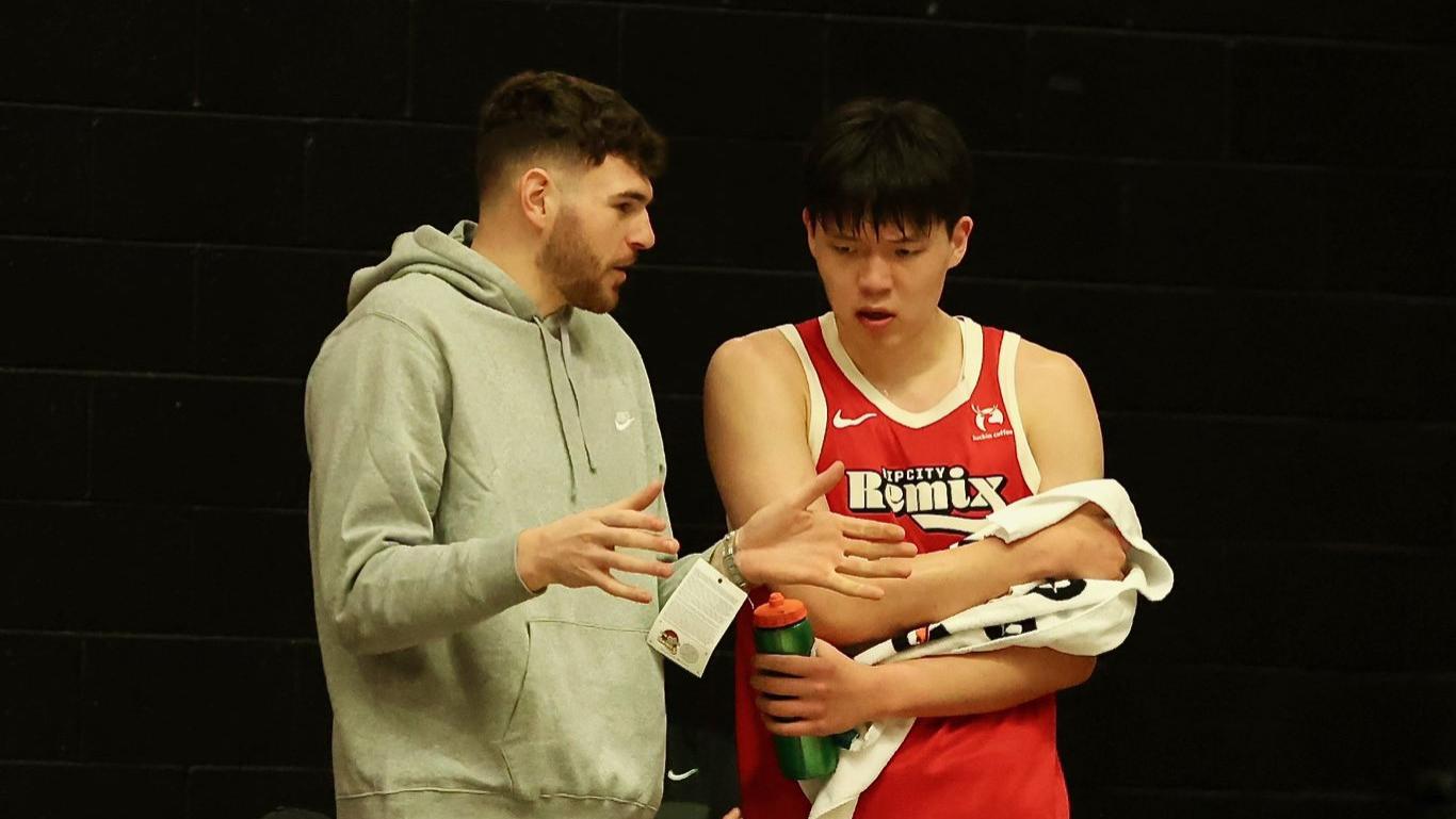 杨瀚森18+10获盛赞！斯普利特：他是精英传球手+更像进攻型球员