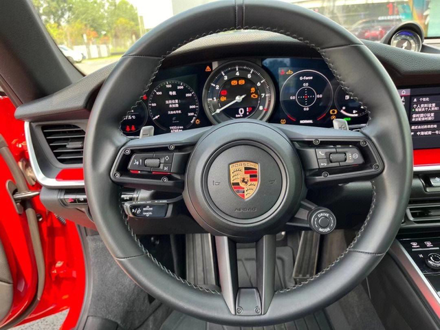 小米SU7方向盘手感真好
之前摸了车，感觉小米SU7方向盘手感真好，没想到和保时