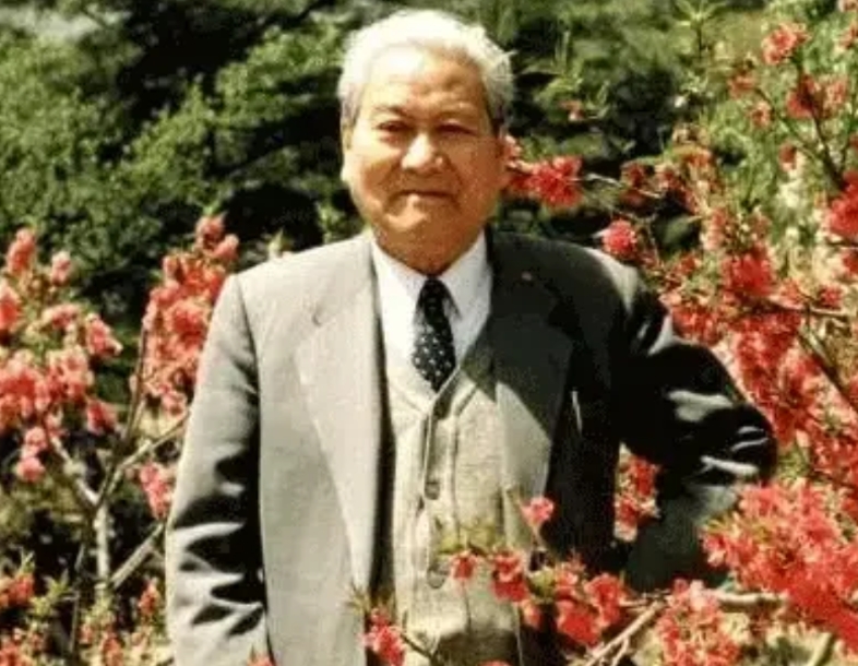 雅鲁藏布江下游水电站开工仪式于7月19日上午在灵芝市举行……
小编评论:当年黄万