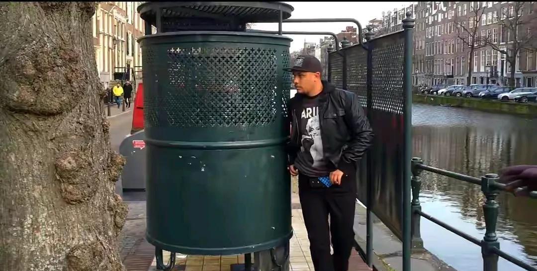 欧洲旅游冷知识，欧洲城市公厕大部分收费，露天的公厕免费，但是很多都建在河边，所以