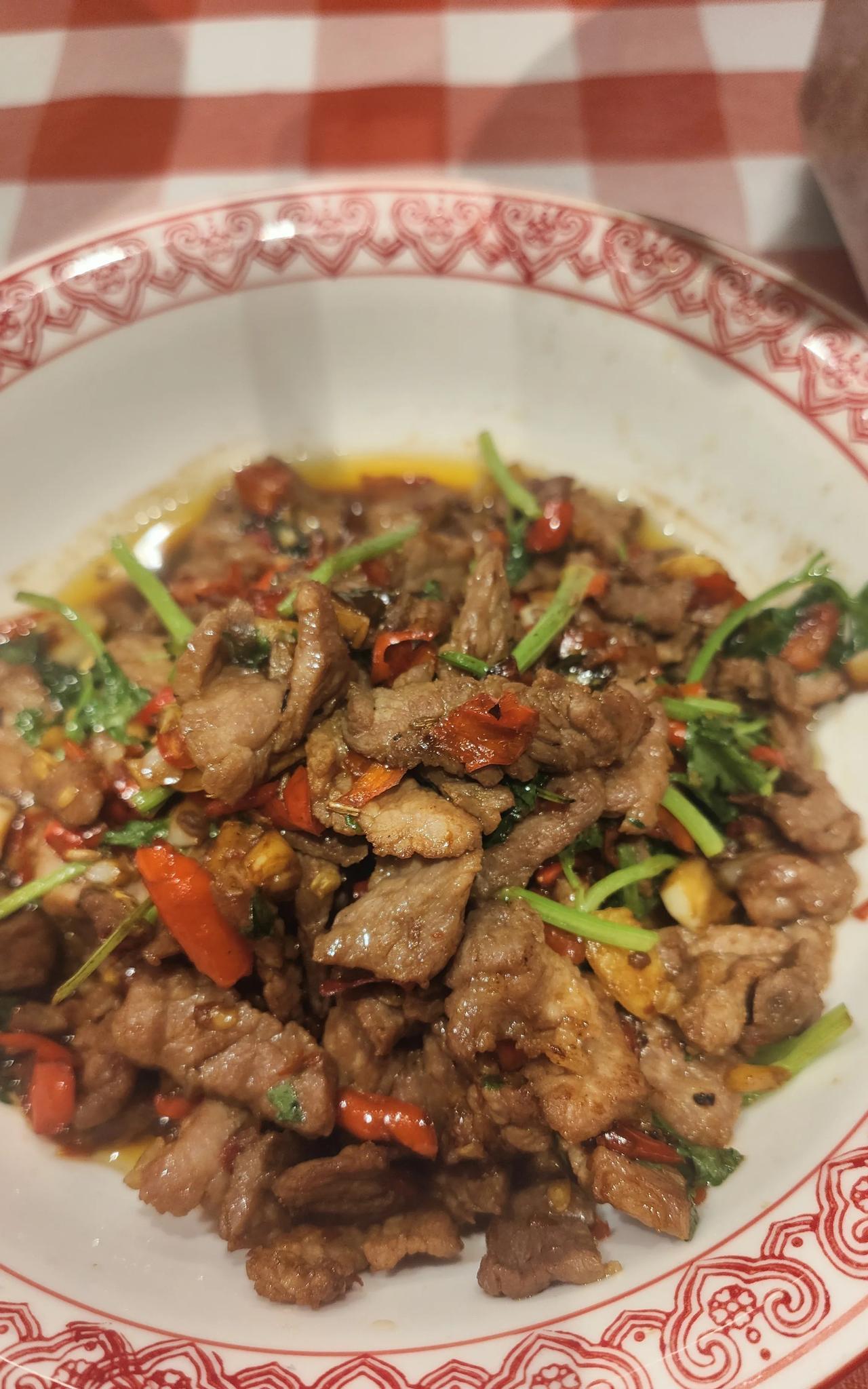 饿到扶墙！爬完岳麓山狂炫129元大餐，结果……
下午和朋友去爬岳麓山，一路拍照聊