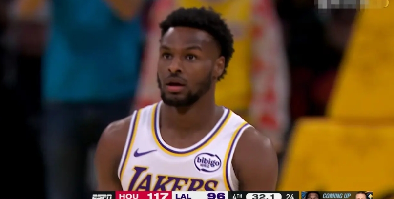 我强烈建议湖人主帅雷迪克重用布朗尼！在今天湖人主场以96：119输给火箭的比赛中