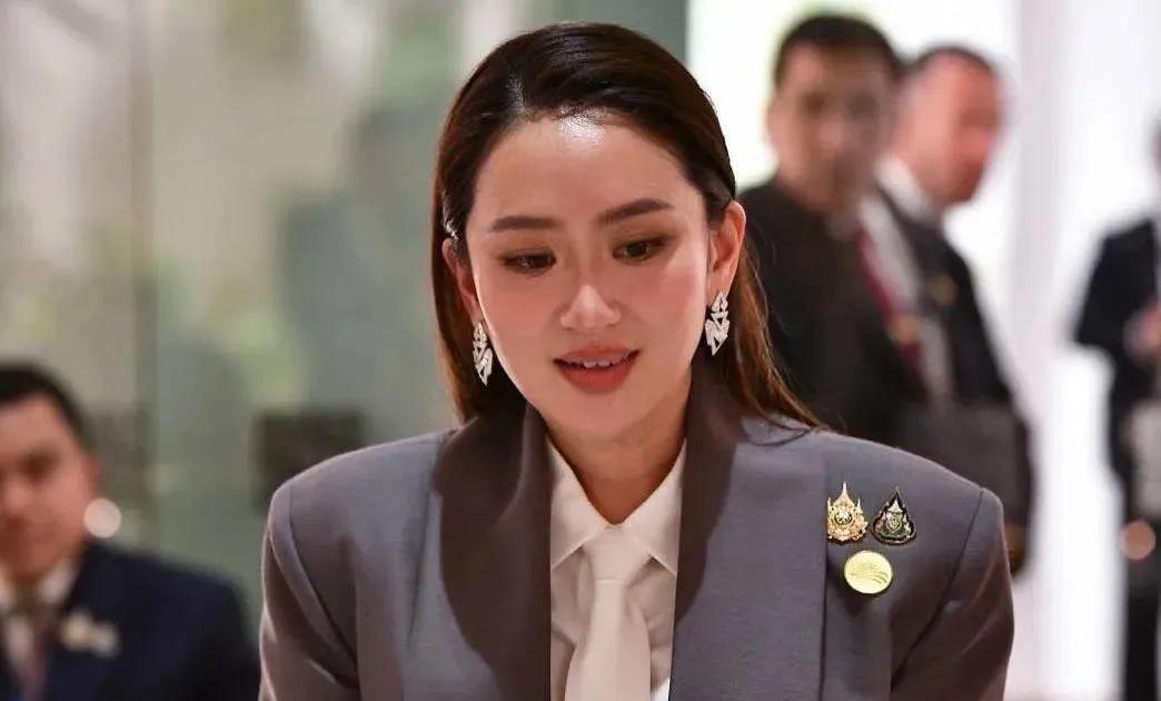 泰柬之战很快就会结束！
        中国周边怎么可能允许长期有战？无论谁或者