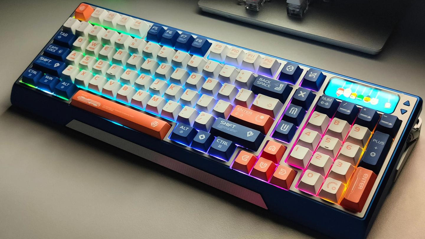 键盘还能电动调角度？CTRL-100：告别手托，办公游戏双舒服