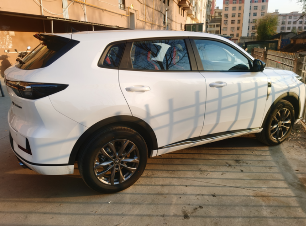 买车3天了，这三天每天都在“试驾”感觉空间家用肯定是够用的，动力很给力，每次都开