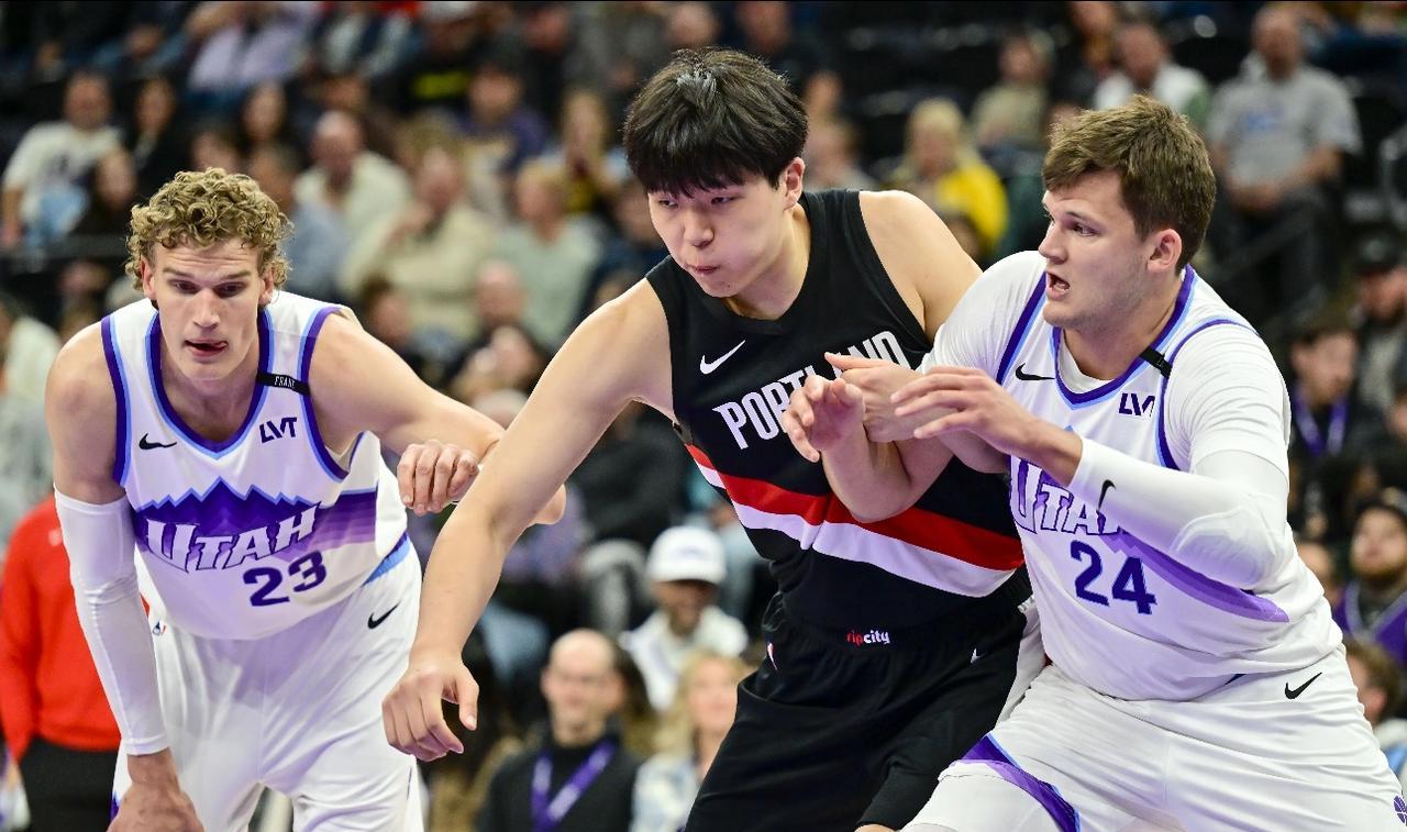        今天上午，波特兰开拓者最后一场NBA季前赛，客场对阵犹他爵士，经过