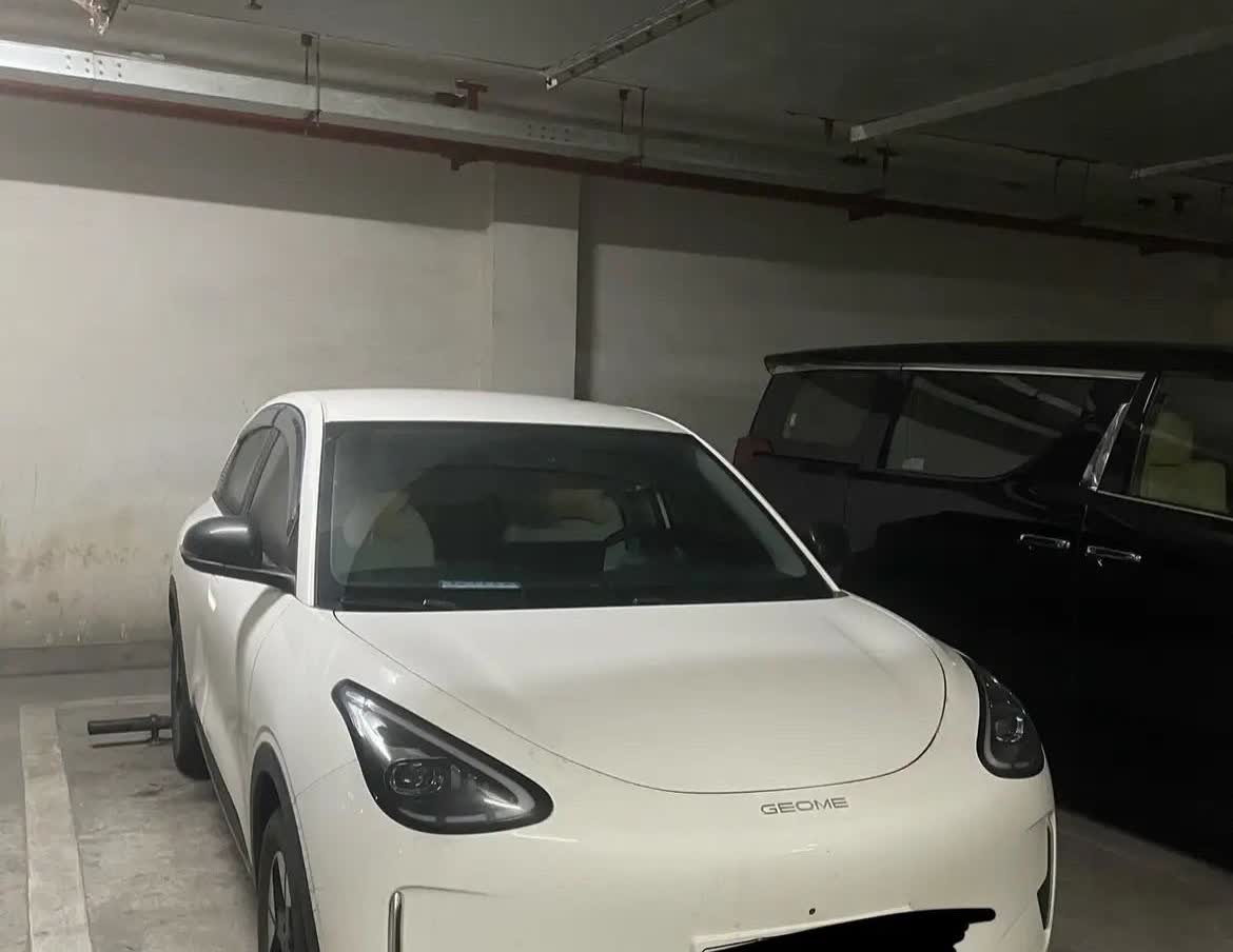 现在的孩子怎么了？
本想着毕业了送她一辆吉利星愿代步车，
她不仅不喜欢，而且