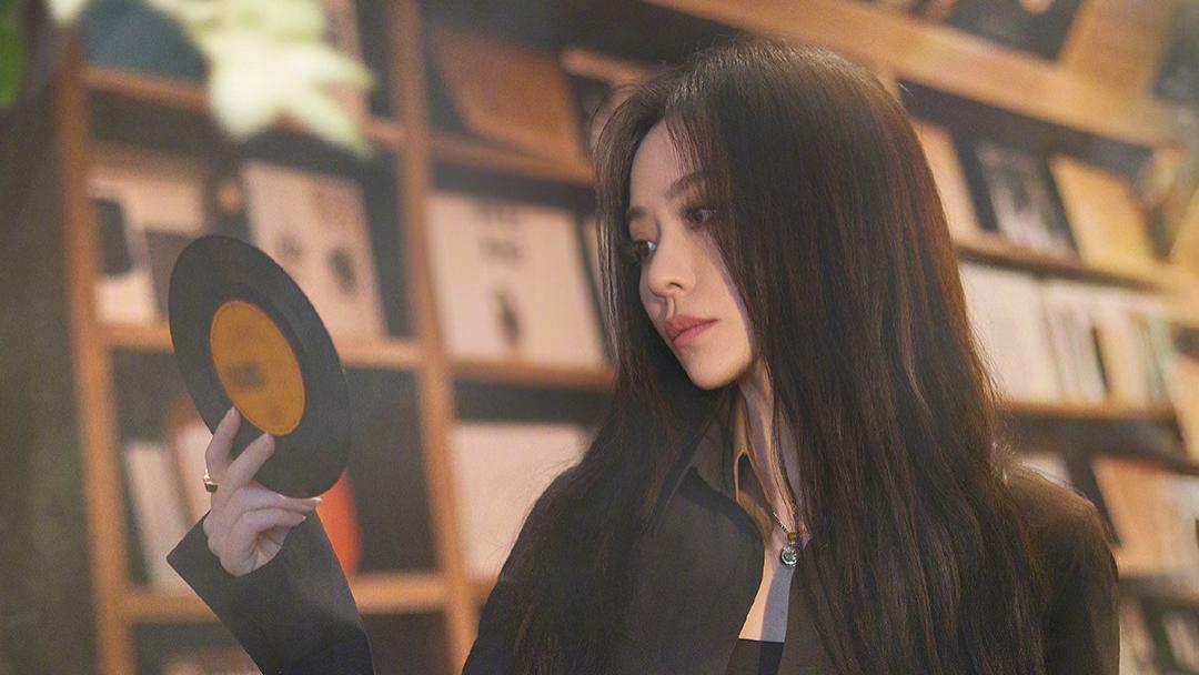 丁太升把129位（组）歌手分成7个等级，其中至少有三人被严重低估