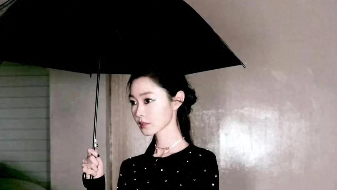 宋轶黑丝高跟，外表清纯内心却是个女王