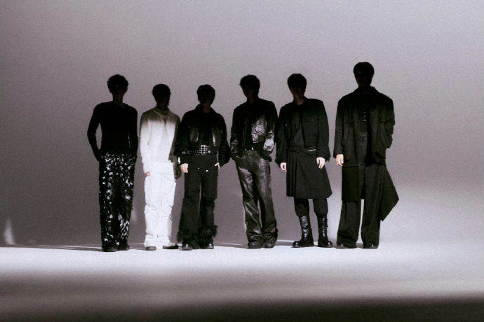 EXO正规8辑《REVERXE》概念照，燥候回归