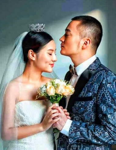 凭“吕秀才”圈粉的喻恩泰，近日深陷婚变罗生门。八卦媒体拍到他与婚内律师张敏进亲密