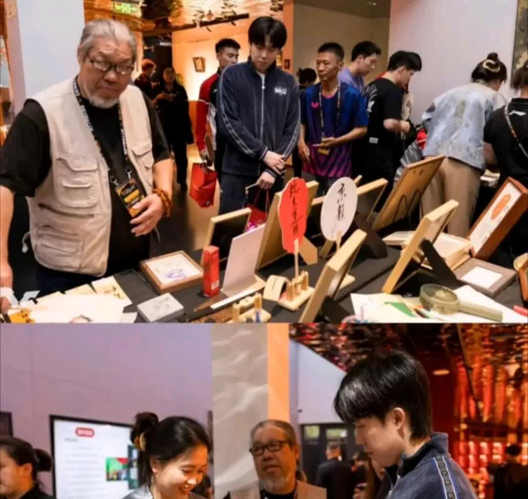 王楚钦晚宴照片～
吃的很开心，都是他爱吃的美食，盘子都快放不下了～
没有海鲜