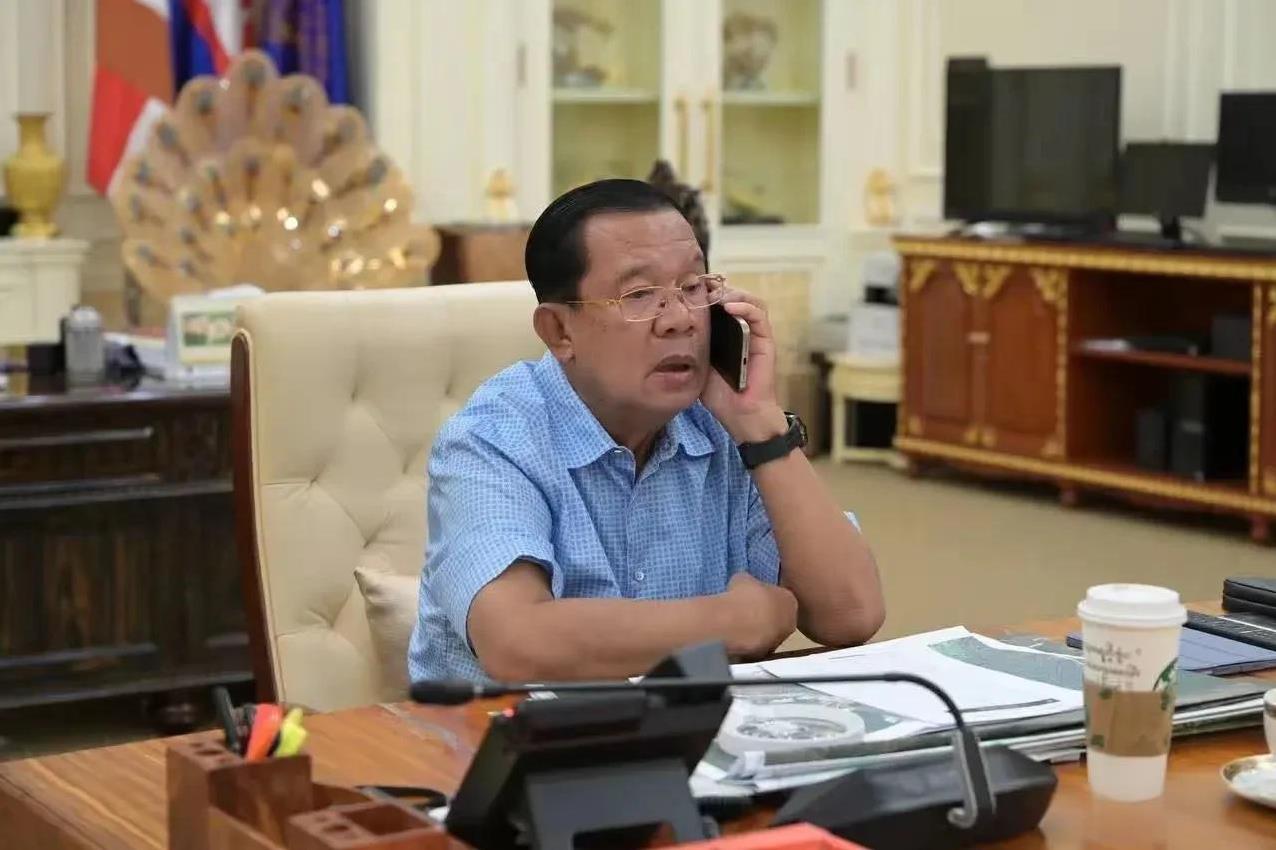 只能咖续命？洪森在社交媒体说参议院例会他不参加了，因为他要 24 小时指挥柬埔寨