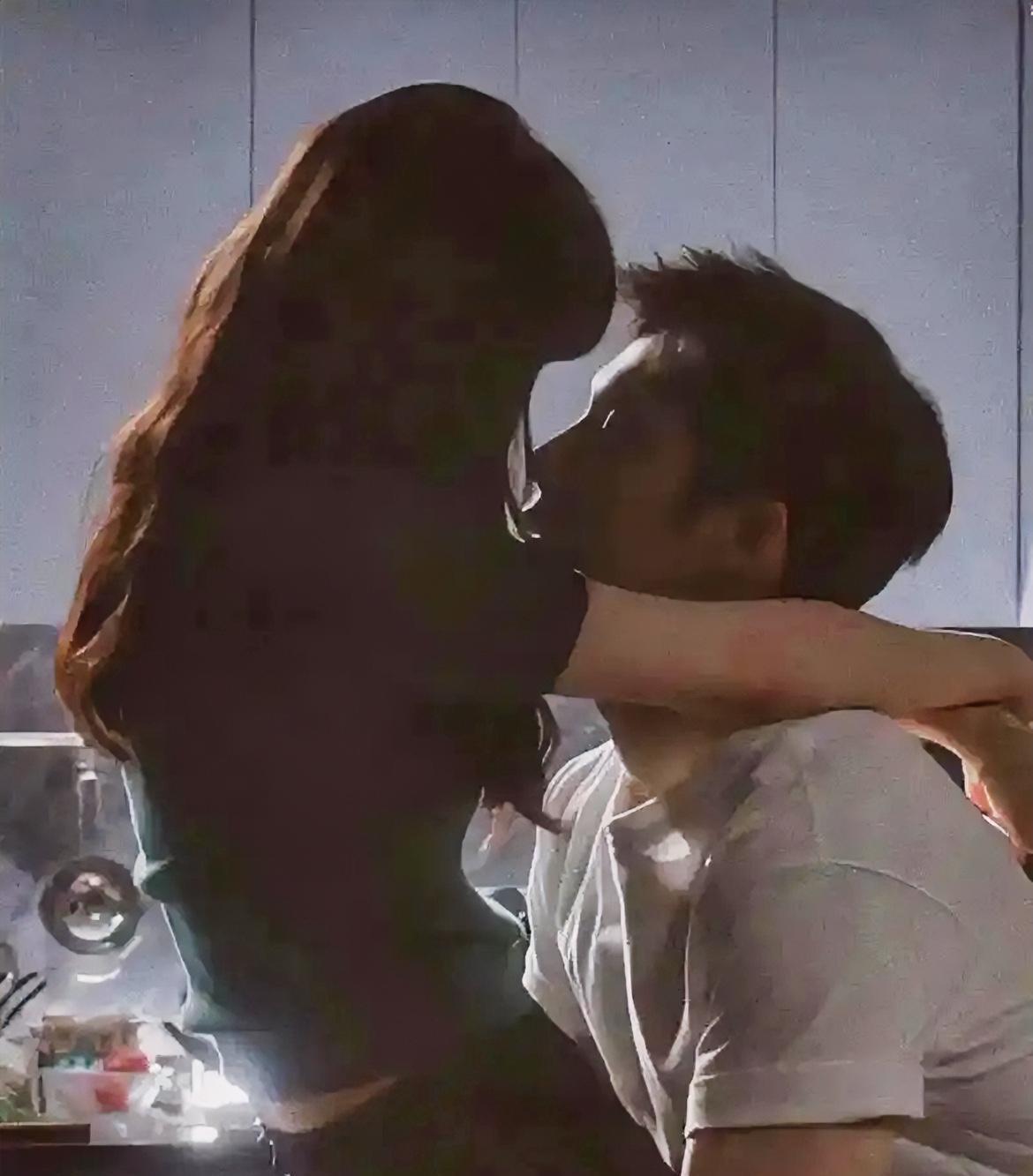 老婆是怎样一步步出G一个不如老公的男人的？
最近我们有很多女性出G的案例，发现一