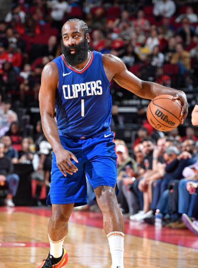 有一说一，哈登把快船坑惨了。
开局的信心满满到现在的一蹶不振，哈登让快船陷入了两