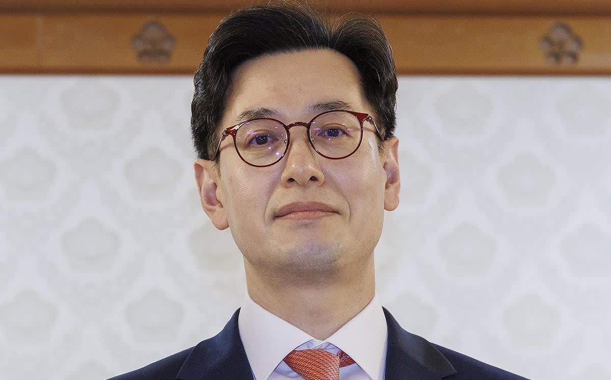 韩国内乱特检组于31日传唤了前国务总理韩悳洙任职时期的秘书室长。  

据司