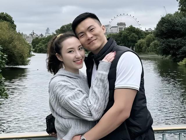 突发！赌王女儿疑与未婚夫分手，已清空社交媒体上所有合照
何超云1989年出生在澳