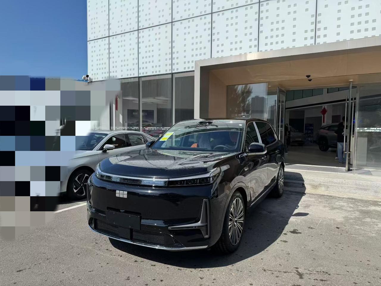 实车静态体验感受
店里展车到位，下班不加班了直接第一时间冲过去看车。先上个人的结