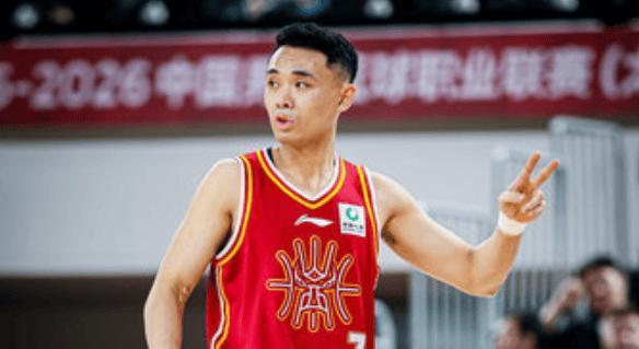 原帅最近发挥的非常难受，三轮比赛，场均得到1分0.7篮板0.3助攻，而且出场时间