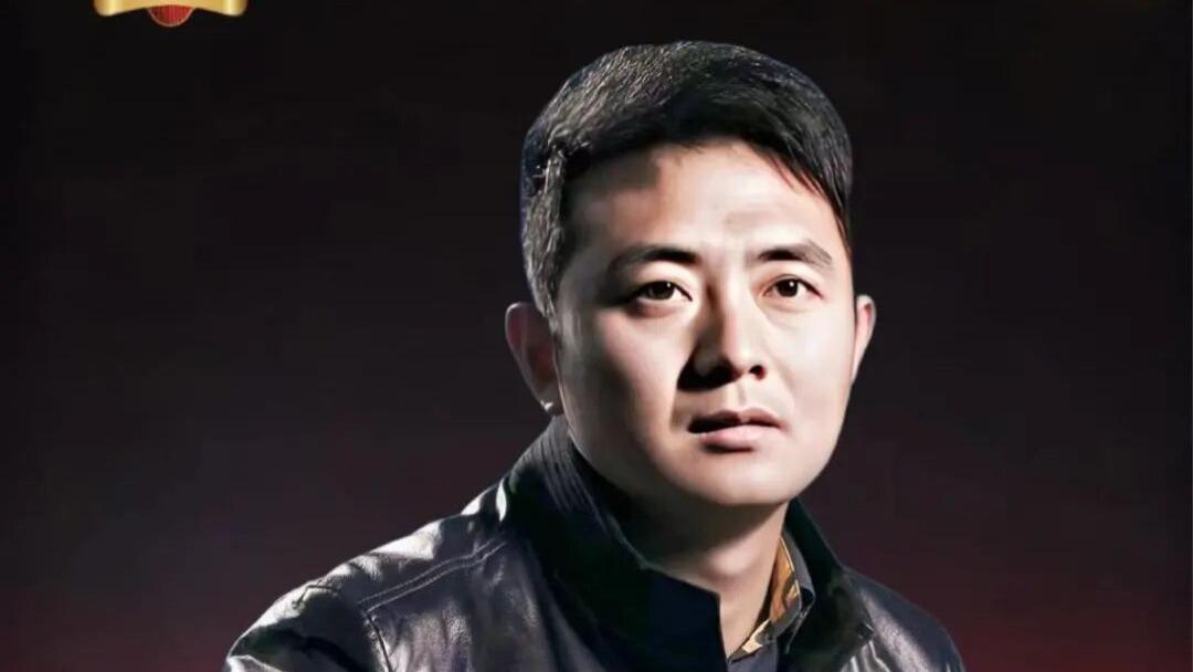 周卞——用双手雕刻温度，以笔墨绘就担当，展现工艺美术新境界