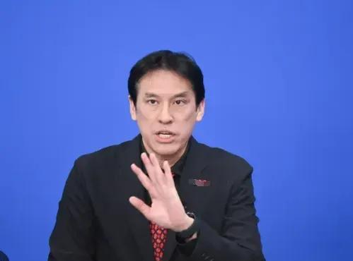 黄伟翰暴露出台独的真面孔，黄伟翰竟然给赖清德的杂质论辩护，说赖清德指的杂质是“两