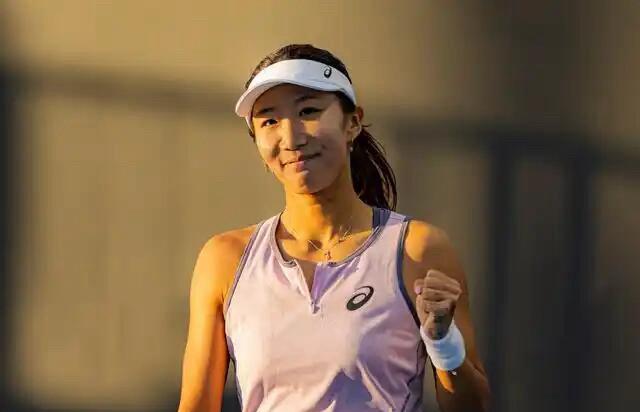 中国金花高馨妤连胜9局轻松横扫谢尔班晋级W126瓦伦西亚挑战赛八强！即时排名上升