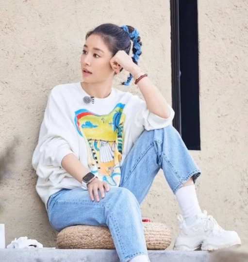 林心如参加了一个节目，观众们最担心的应该是霍建华。 
 
这并非因为林心如的名气
