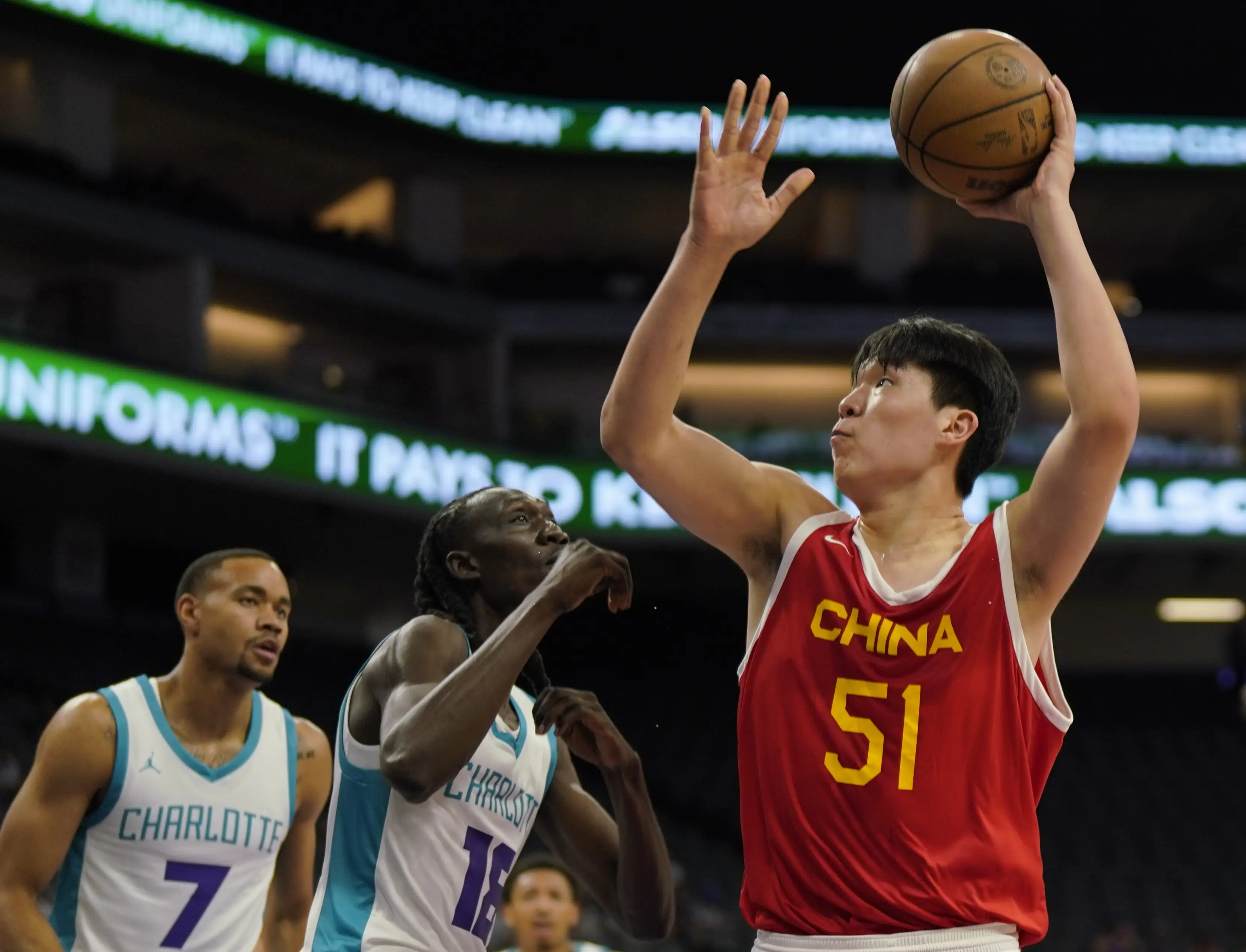 记者：杨瀚森全力冲击NBA 会缺席国家队前期集训 