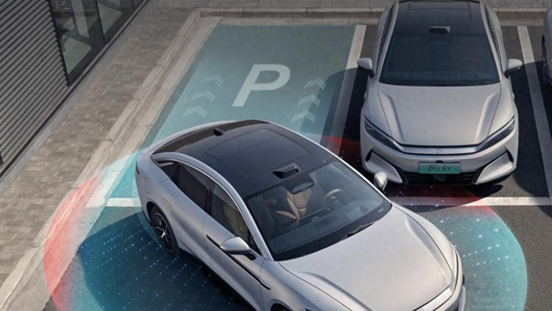 为智能泊车兜底，比亚迪也太大胆了吧！以后剐蹭也不担心保费了