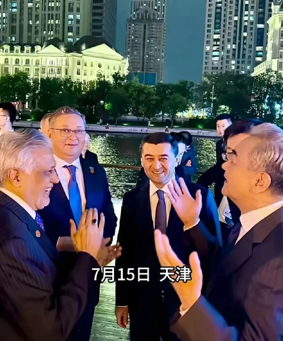 上合外长会真棒，峰会阅兵更期待











哎呦喂！你敢信吗？五年都没