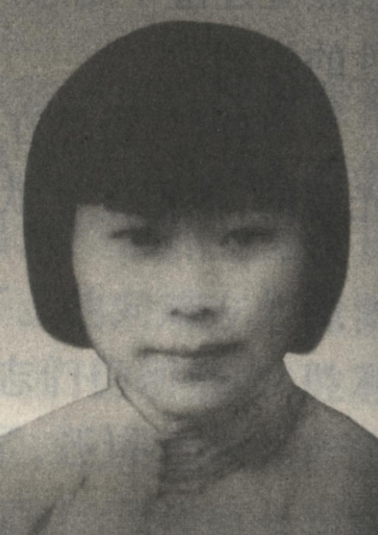 1940年，年轻的女战士章辅被敌人残忍折磨，当他们撕开她的衣服，企图侮辱这位坚贞