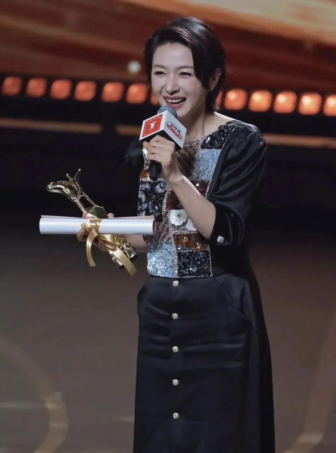 为万茜高兴！为万茜自豪！在第27届上海国际电影节揭晓奖项中，万茜凭借《长夜将尽》
