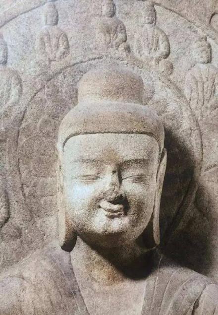 缘起时，好好善待彼此；缘散了，潇洒地告别。人要活在缘分中，而非关系里。